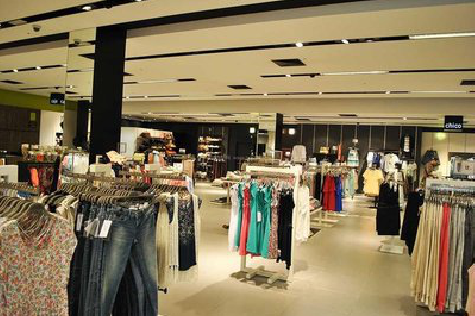 龙胜商场里的店面怎么装修？