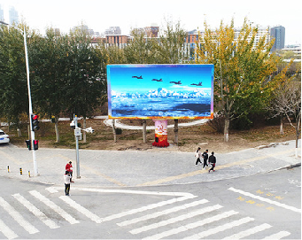 龙胜户外大屏广告投放要点。